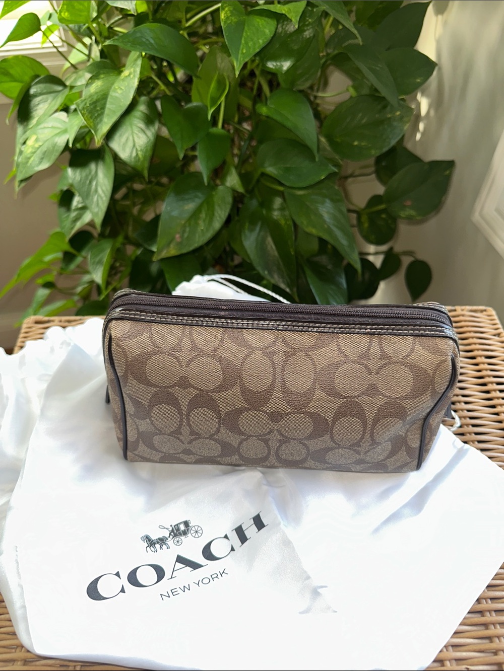 Coach Brown Signature Canvas Cosmetic Case with Brown Trim Vintage w/dustbag